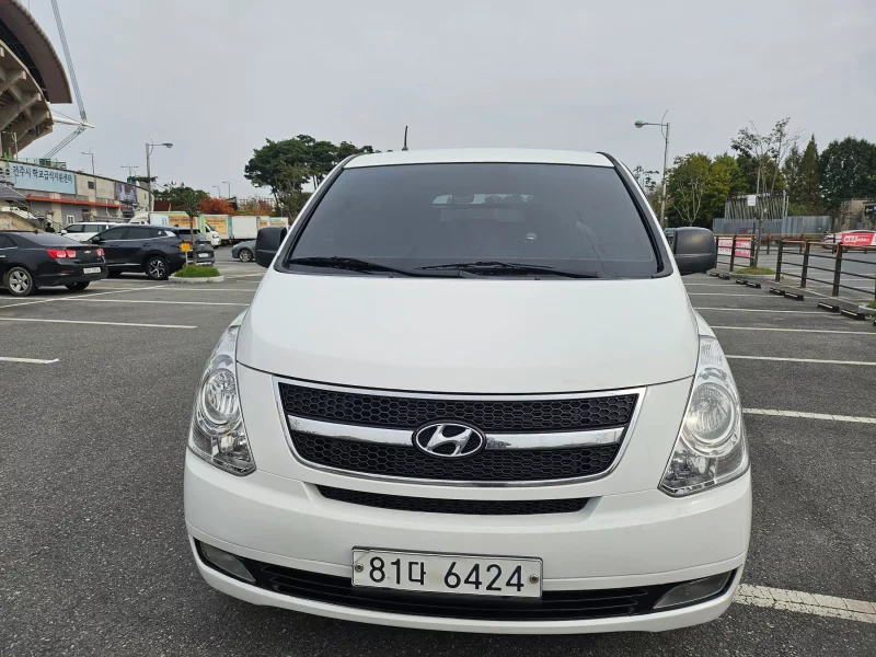 Hyundai Starex