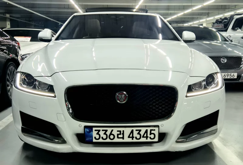 Jaguar XF