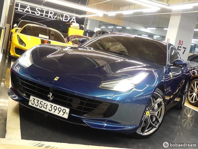 Ferrari GTC4 Lusso