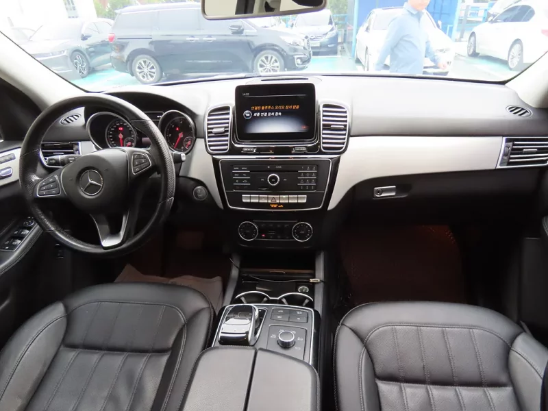 Mercedes-Benz GLE-Class