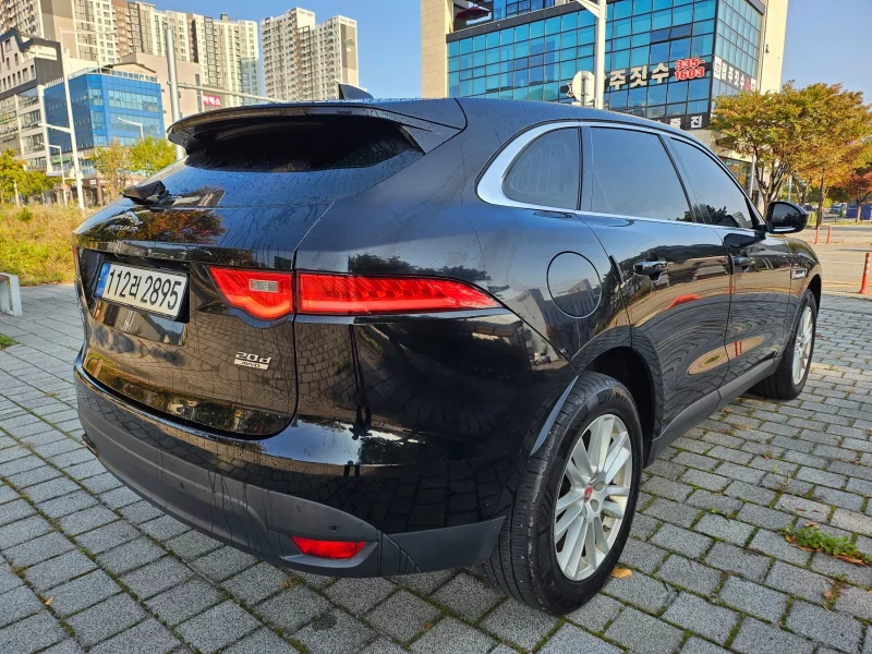 Jaguar F-PACE