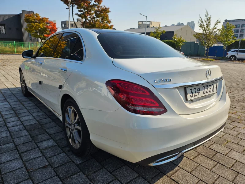 Mercedes-Benz C-Class