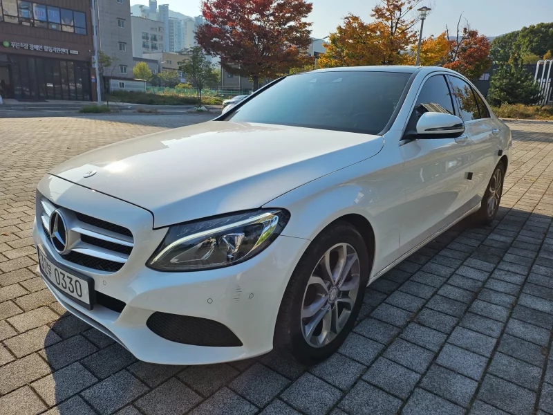 Mercedes-Benz C-Class