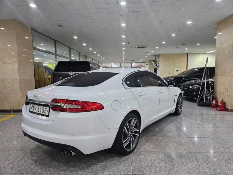 Jaguar XF