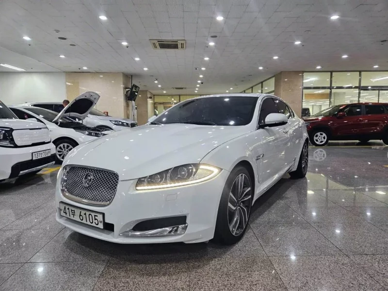 Jaguar XF