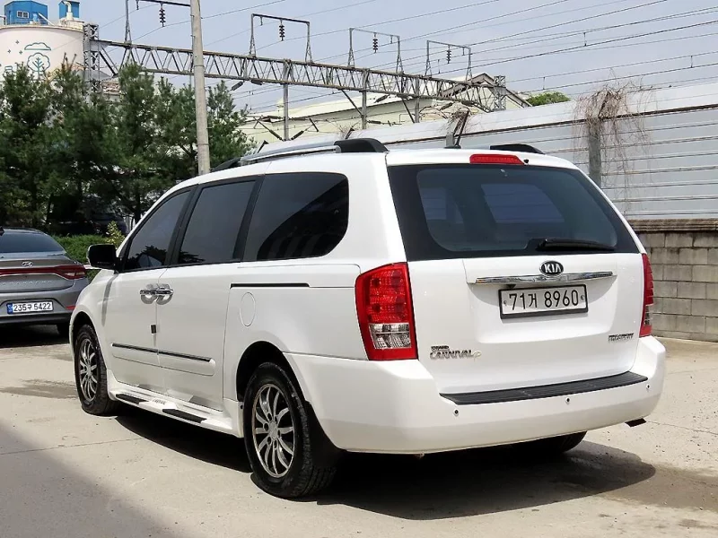 Kia Carnival