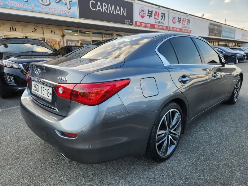 Infiniti Q50