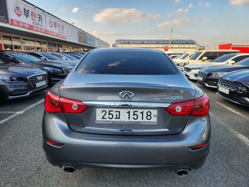 Infiniti Q50