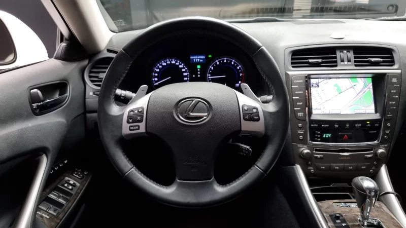Lexus IS