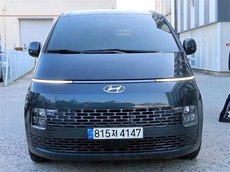 Hyundai Staria
