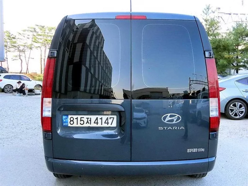Hyundai Staria