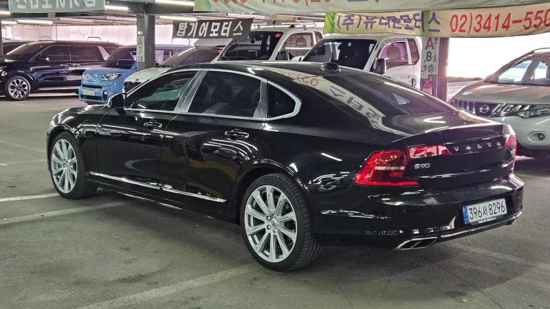 Volvo S90
