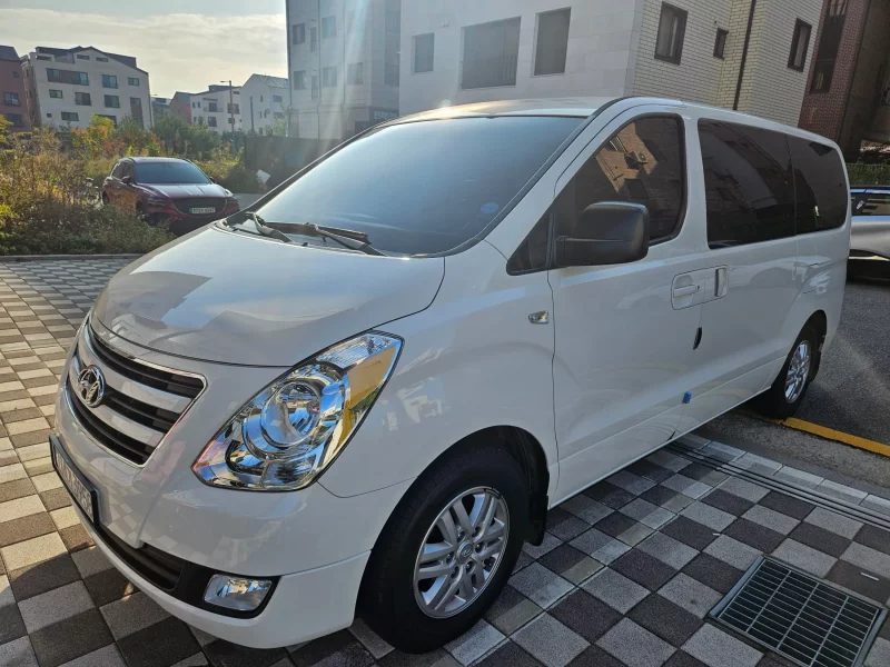 Hyundai Starex