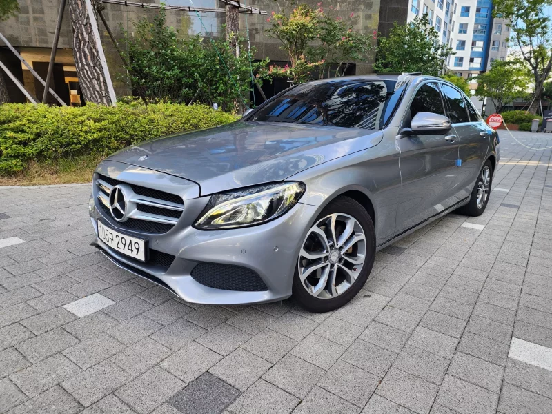 Mercedes-Benz C-Class