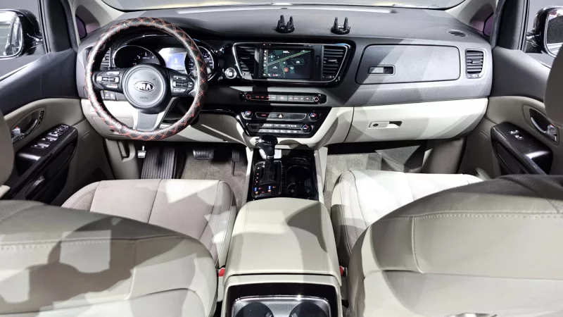 Kia Carnival