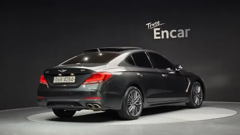 Genesis G70