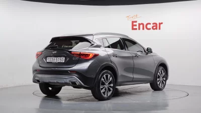Infiniti QX30