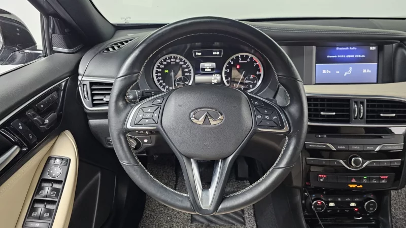 Infiniti QX30