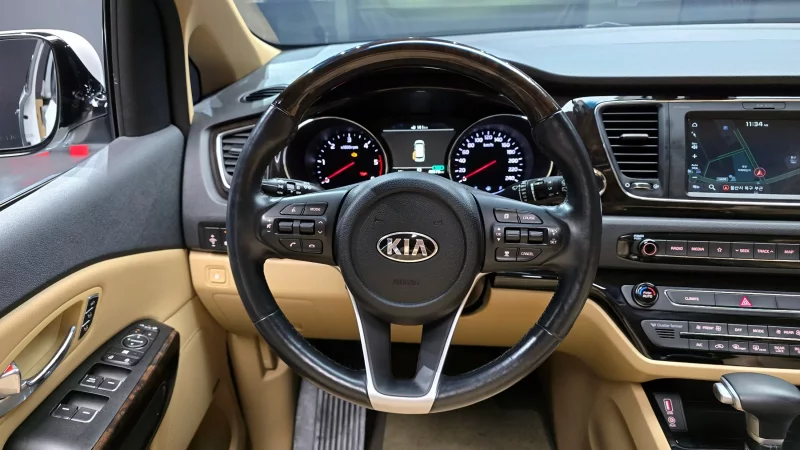 Kia Carnival