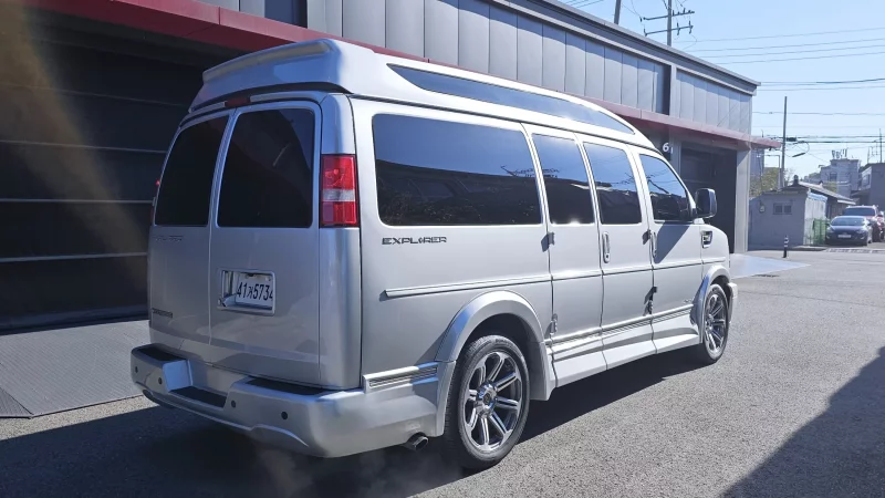 Chevrolet Express Van