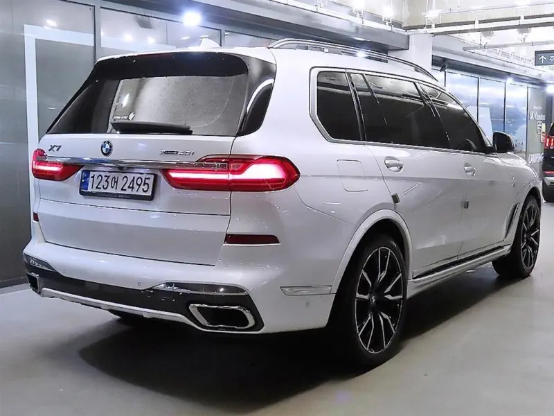 BMW X7