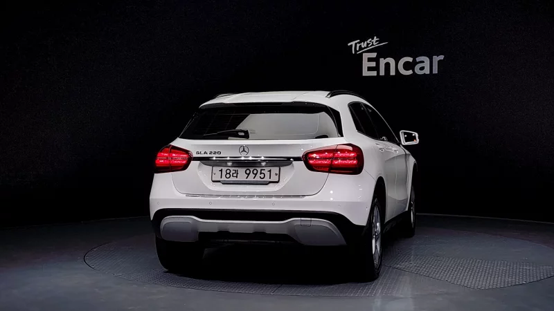 Mercedes-Benz GLA-Class