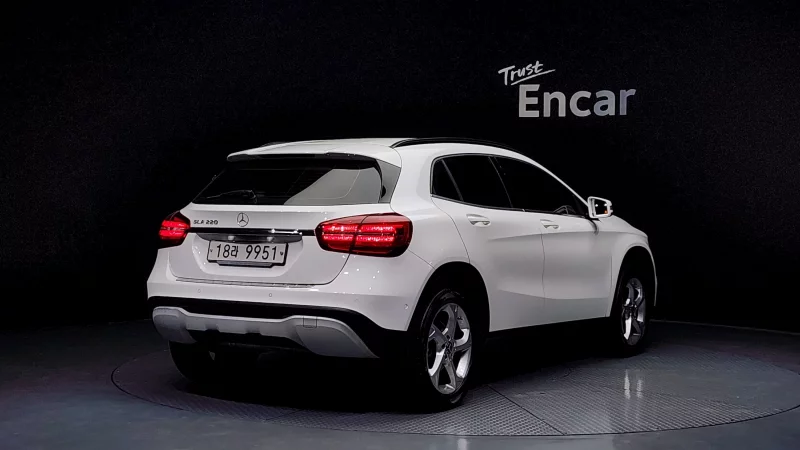 Mercedes-Benz GLA-Class