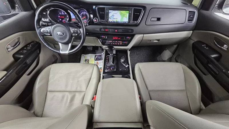 Kia Carnival