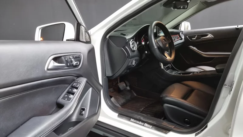 Mercedes-Benz GLA-Class