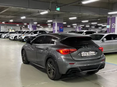 Infiniti Q30