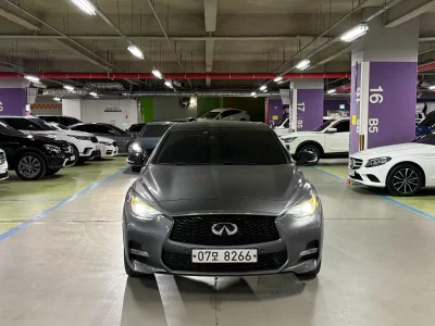 Infiniti Q30