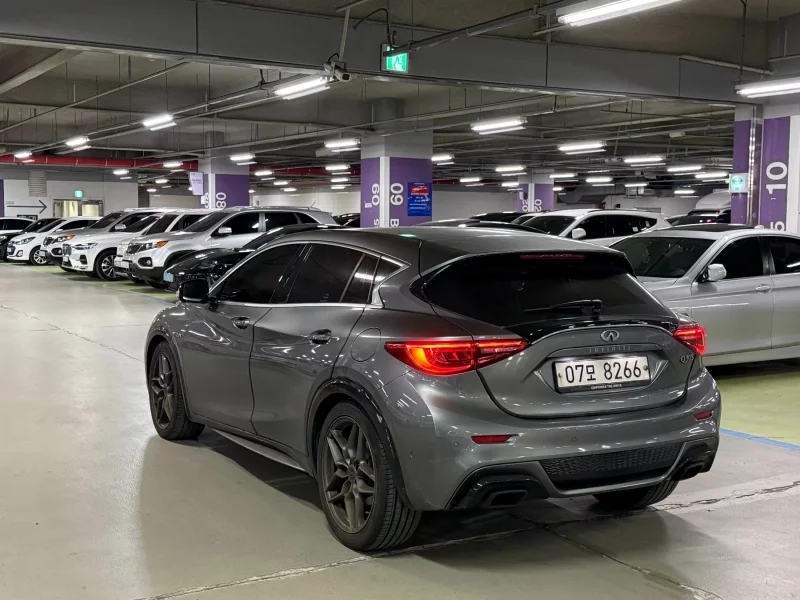 Infiniti Q30