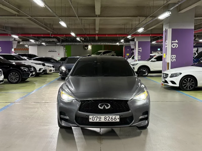 Infiniti Q30