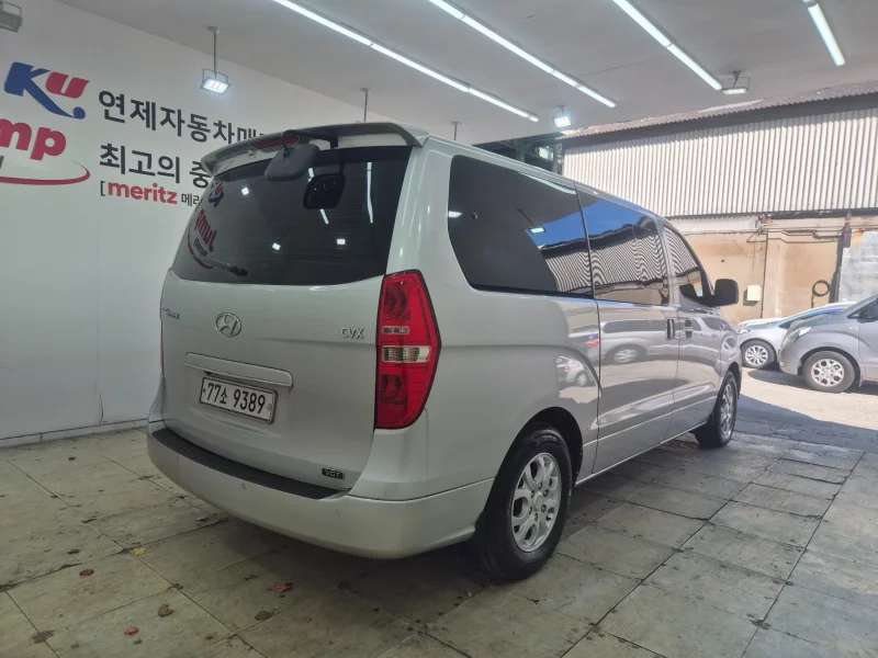 Hyundai Starex