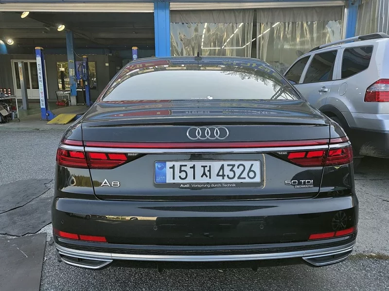 Audi A8
