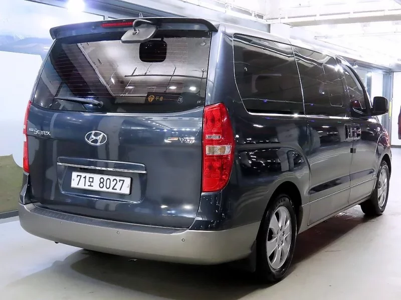 Hyundai Starex