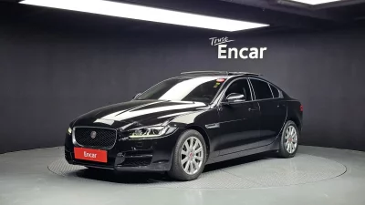 Jaguar XE
