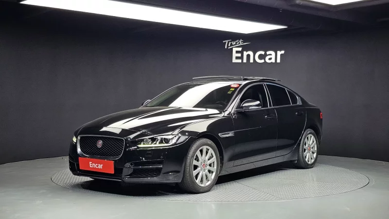 Jaguar XE