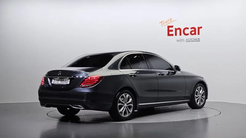 Mercedes-Benz C-Class