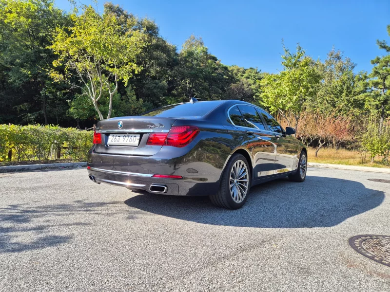 BMW 7-Series