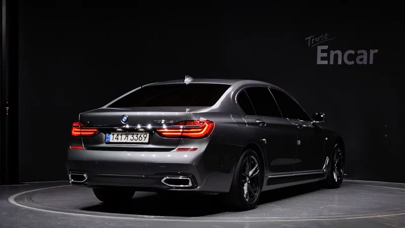 BMW 7-Series