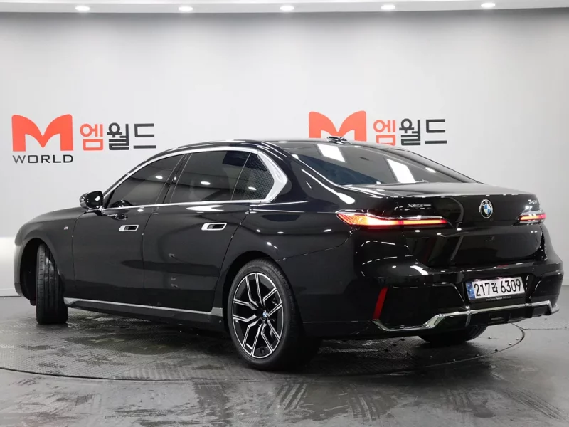 BMW 7-Series
