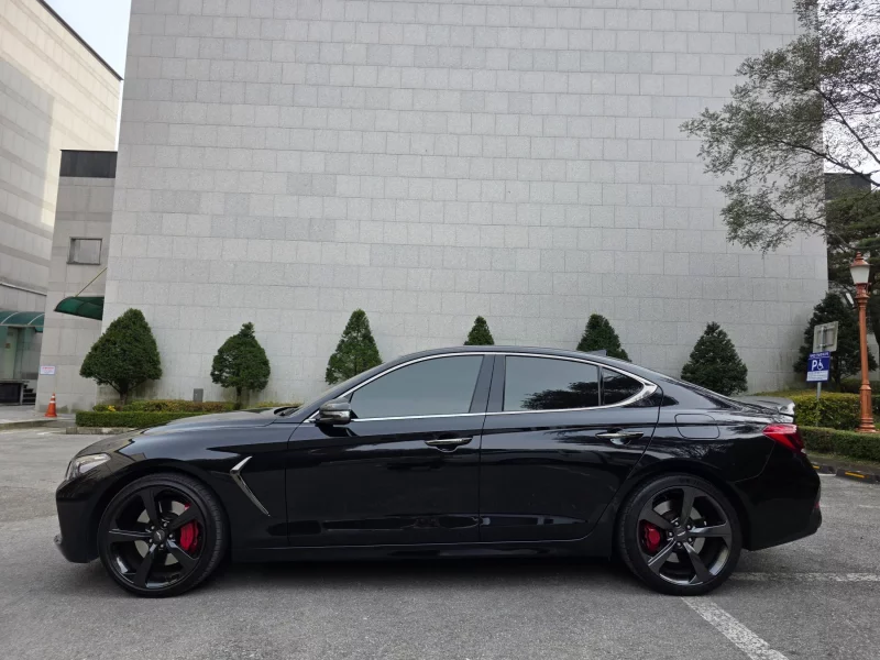 Genesis G70