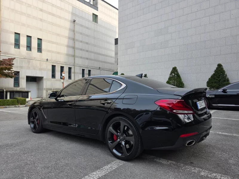 Genesis G70