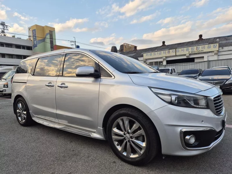 Kia Carnival