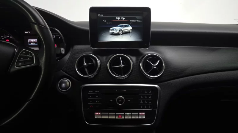 Mercedes-Benz GLA-Class