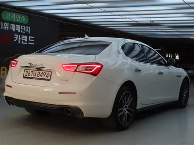 Maserati GHIBLI