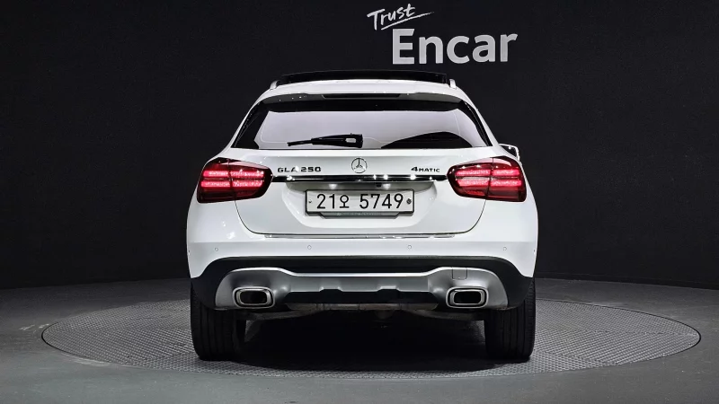 Mercedes-Benz GLA-Class