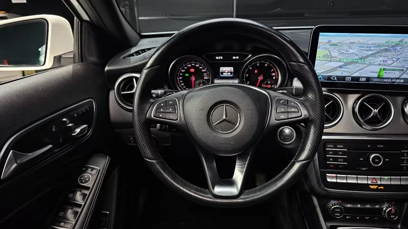 Mercedes-Benz GLA-Class