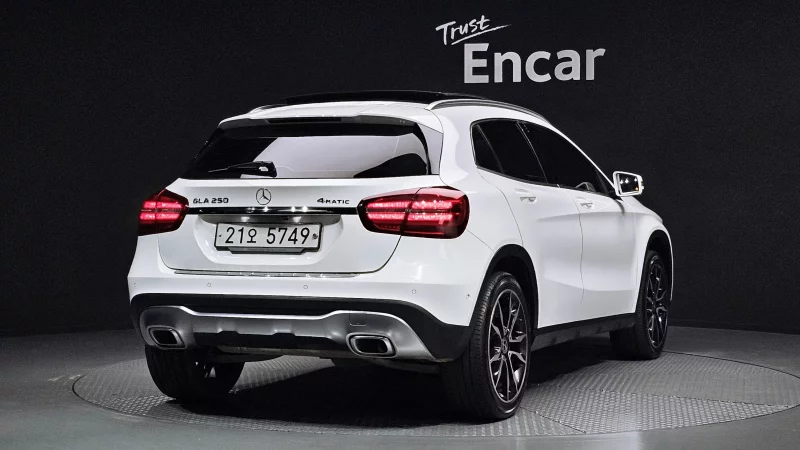 Mercedes-Benz GLA-Class